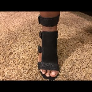 Rebecca Minkoff Sky Ankle Sandals. Black, size 7.5